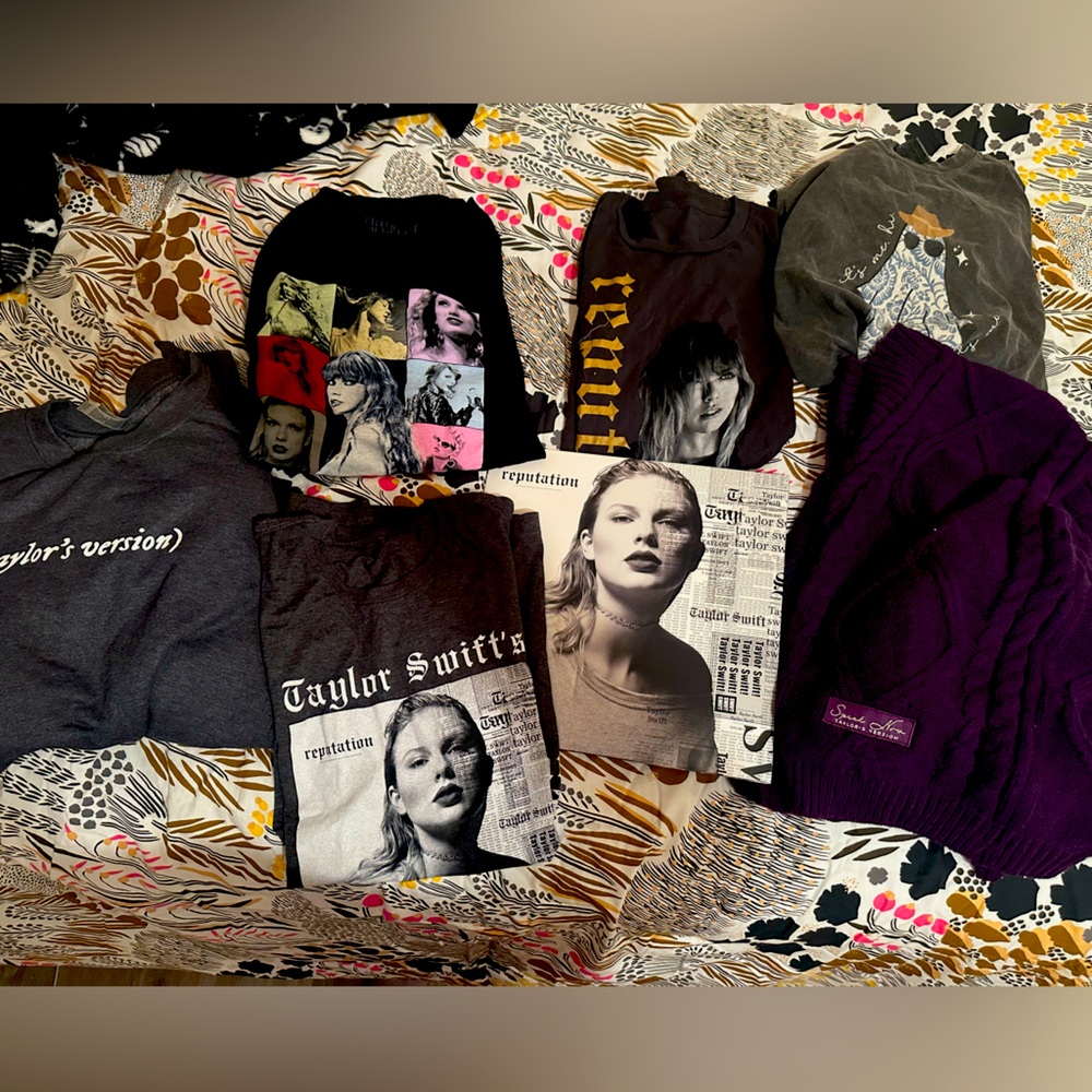The Ultimate Swiftie bundle!!